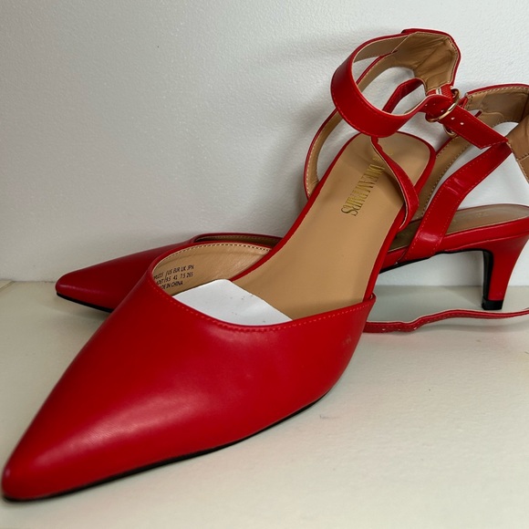 NEW Red Low heel - Size 9.5 - Picture 2 of 5